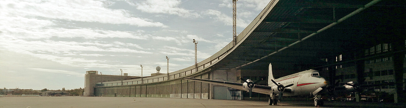 Flughafen Berlin Tempelhof, Kopfbau West